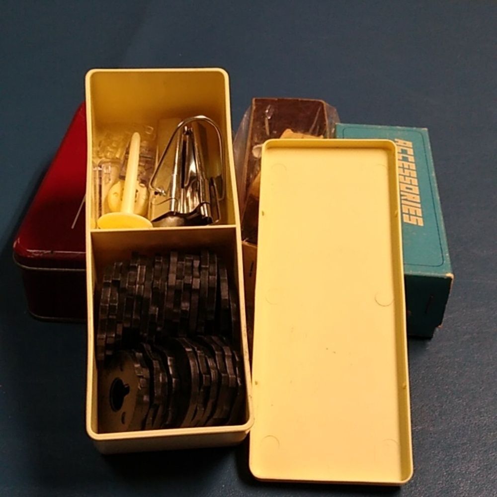 Sewing Machine Accessories Boxes Set - Picture 5 of 6